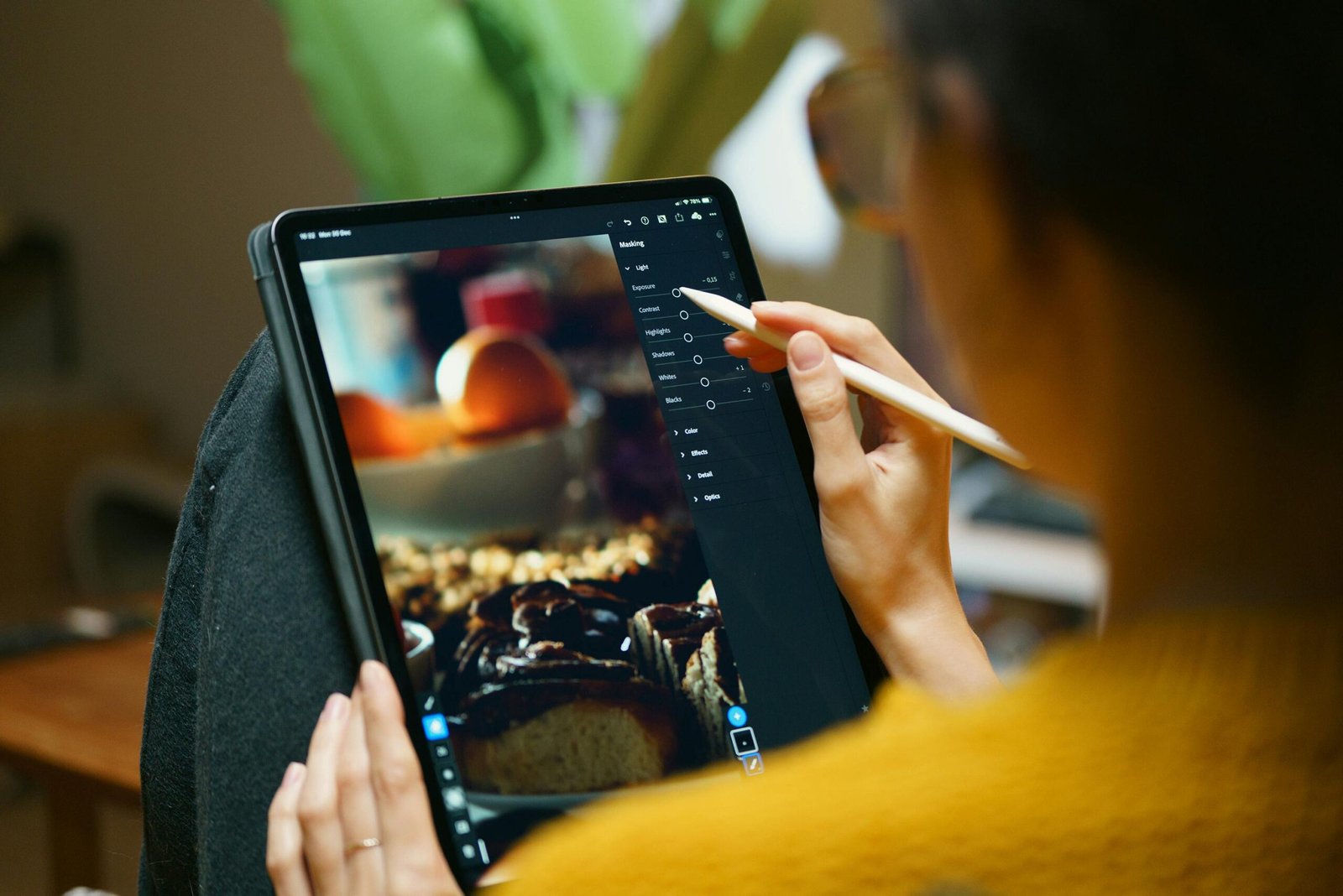 Modern mobile app design trends improving user experience in 2025 with sleek and intuitive interfaces